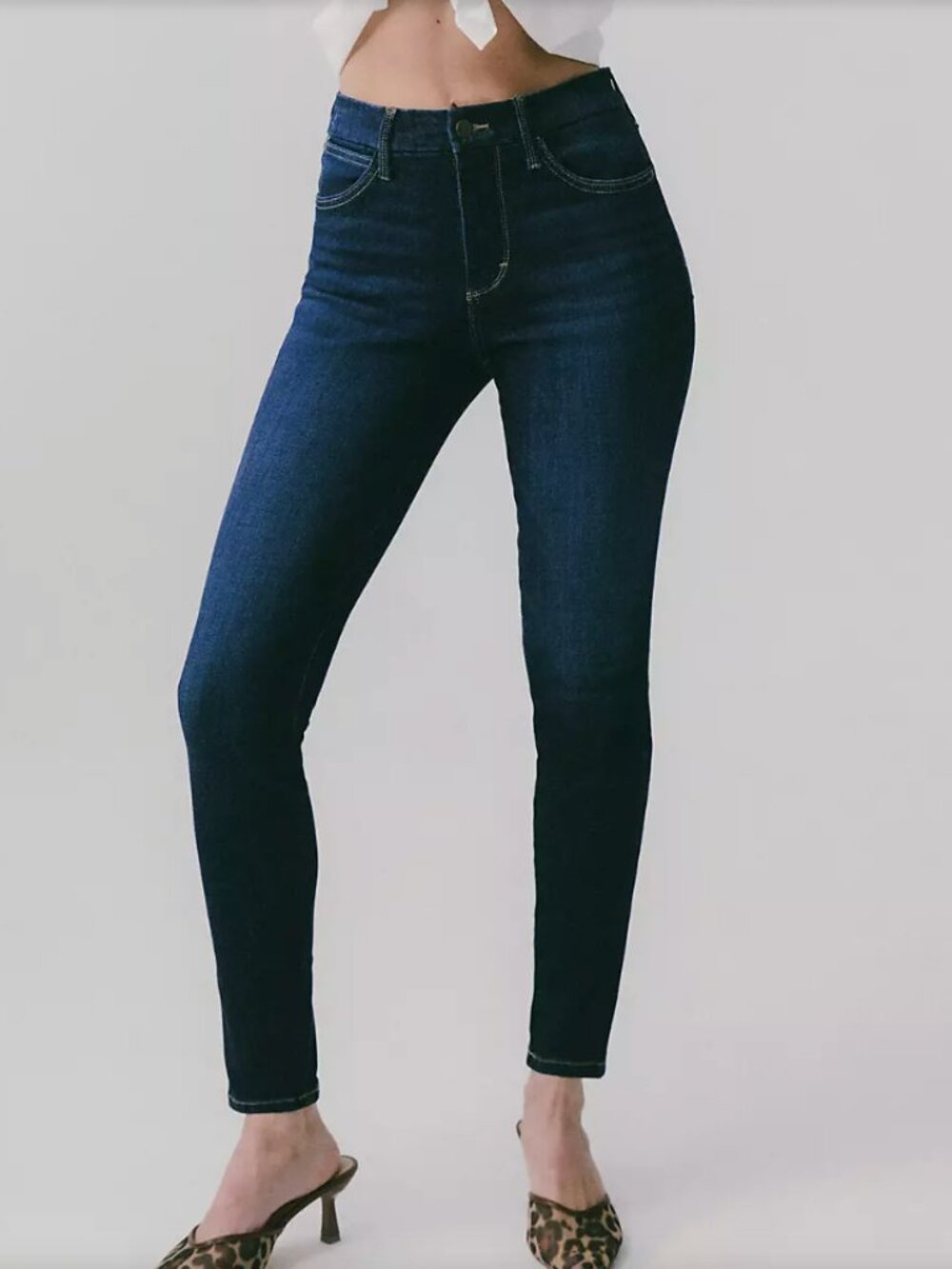 Wrangler Dark Wash Blue Skinny Jeans Size 4